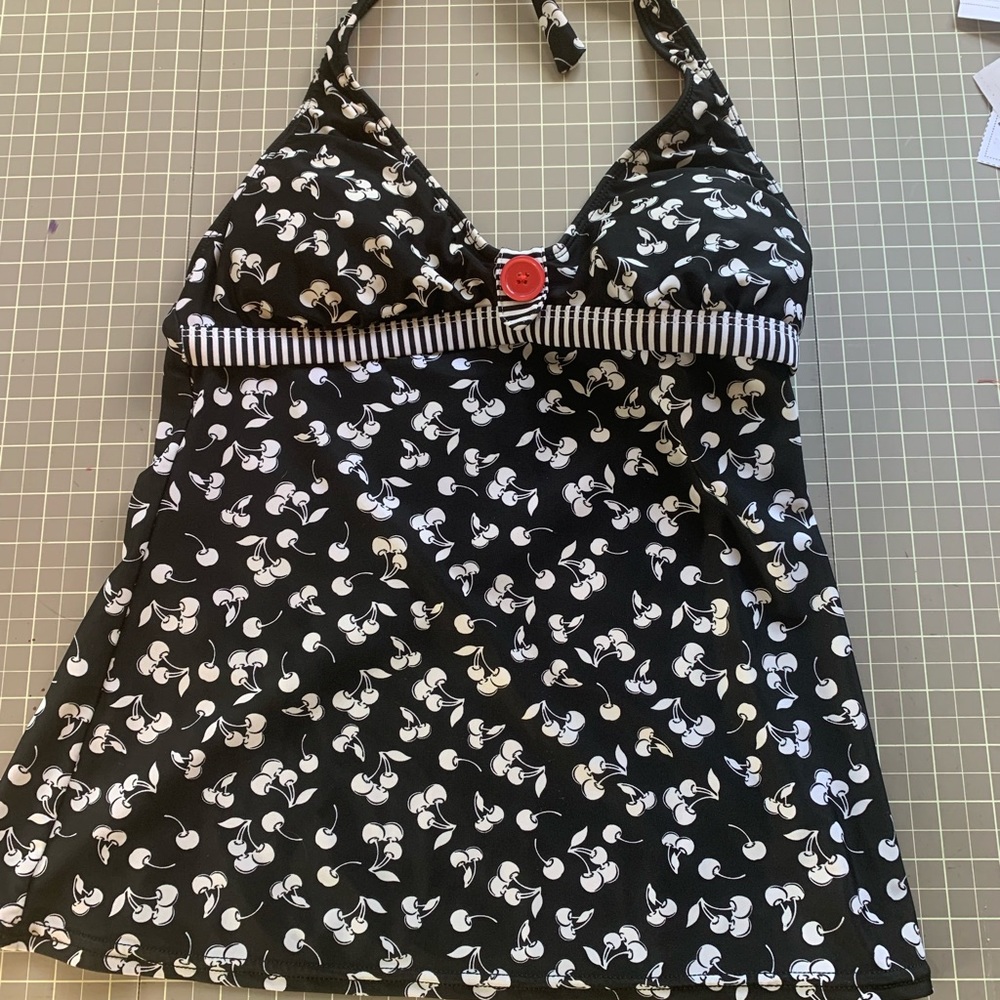 Tankini top. Size small.